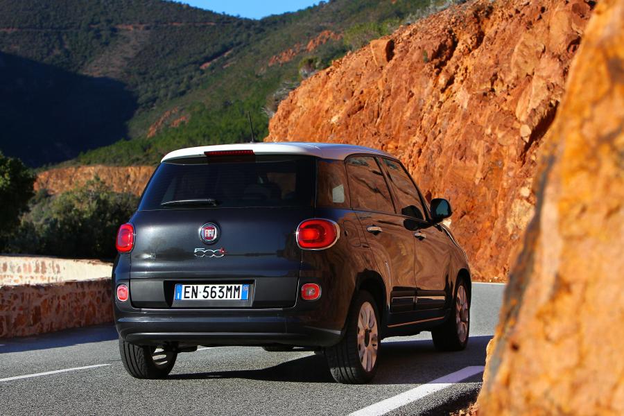  Fiat 500L 1.6 MJT 2013 года  (фото 2 из 47)